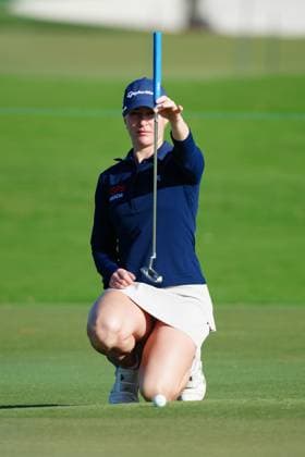 BELLEAIR, FL - NOVEMBER 14: LPGA, Golf Damen player Charley Hull putts on the 13th hole on November 14, 2024, during the first round of the LPGA The ANNIKA driven by Gainbridge at Pelican Golf Club in Belleair, Florida. (Photo by Brian Spurlock Icon Sportswire) GOLF: NOV 14 LPGA The ANNIKA driven by Gainbridge at Pelican EDITORIAL USE ONLY Icon24111468