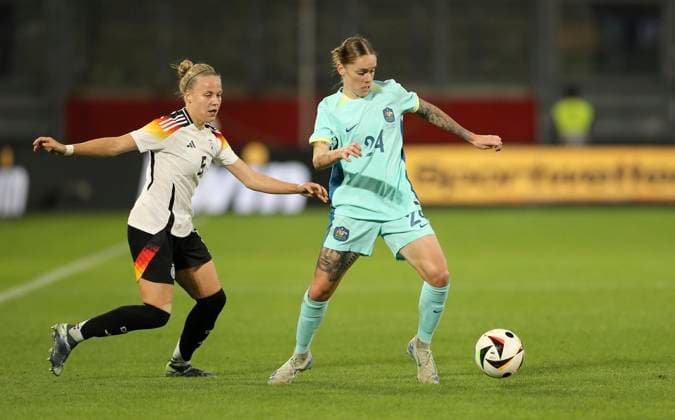 Photo Pia Sophie WOLTER GER against Sharn Freier AUS , right Football international, Womens international match in Duisburgg on Mon 28 10 2024 Germany Australia 1 2