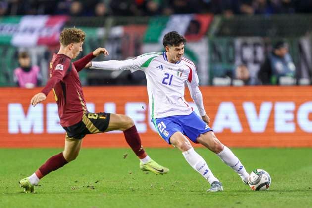 Belgium v Italy - UEFA Nations League 14 11 2024 BRUSSELS, BELGIUM - NOVEMBER 14 : Engels Arne midfielder of Belgium and Bastoni Alessandro defender of Italy in action during the UEFA Nations League tournament League A Phase Group A2 match between Belgium and Italy on November 14, 2024 in Brussels, Belgium, 14 11 2024 Brussels Belgium  Copyright: xTomasxSiskx