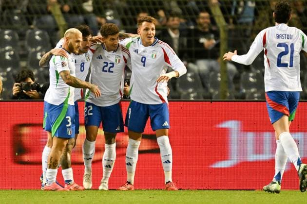 241114 UEFA NATIONS LEAGUE A2 - D5 BELGIUM VS ITALY Sandro Tonali (8) of Italy celebrating with teammates after scoring the 0-1 goal during a soccer game between the national teams of Belgium, called the Red Devils and Italy, called Azzurri in the fifth game in group A2 in the UEFA Nations League , on Thursday 14 November 2024 in Brussels , Belgium . photo isosport David Catry BRUSSELS BELGIUM  Copyright: xx 485702