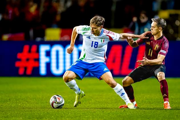 Italy midfielder Nicolo Barella, Belgium midfielder Leandro Trossard, during the match Belgium Italy at the King Baudouin Stadiu for the UEFA Nations League League A Group A2 season 2024 2025 in BRUSSELS, Netherlands on 14 november 2024, photo by Marcel van Dorst EYE4images DeFodi Images not used in POL SRB CRO FRA GBR NED ITA USA Defodi 746 200392 Defodi-746 not used in POL SRB CRO FRA GBR NED ITA USA