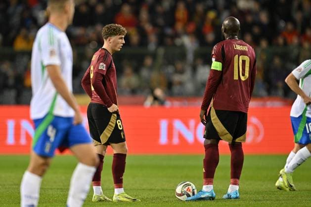 241114 UEFA NATIONS LEAGUE A2 - D5 BELGIUM VS ITALY Arne Engels (8) of Belgium and Romelu Lukaku (10) of Belgium looking dejected and disappointed during a soccer game between the national teams of Belgium, called the Red Devils and Italy, called Azzurri in the fifth game in group A2 in the UEFA Nations League , on Thursday 14 November 2024 in Brussels , Belgium . photo isosport David Catry BRUSSELS BELGIUM  Copyright: xx 485706