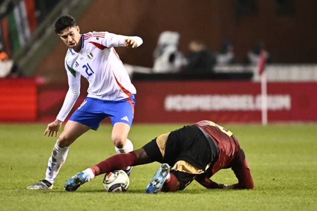 Italian Alessandro Bastoni and Belgium s Romelu Lukaku fight for the ball during a soccer game between Belgian national soccer team Red Devils and Italy, match 5 (out of 6) in the League A Group 2 of the UEFA Nations League 2025 competition, Thursday 14 November 2024 in Brussels. DIRKxWAEM  x105418857x