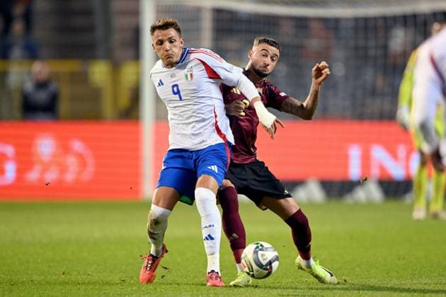 BRUSSELS - (l-r) Mateo Retegui of Italy, Zeno Debast of Belgium during the UEFA Nations League match between Belgium and Italy at the King Baudouin Stadium on Nov. 14, 2024 in Brussels, Belgium. ANP Hollandse Hoogte UEFA Nations League 2024 25 League A Group A2 2024 25 xVIxANPxSportx xGerritxvanxKeulenxIVx 513470426 originalFilename: 513470426.jpg
