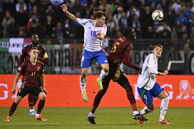 Italian Nicolo Barella and Belgium s Amadou Onana fight for the ball during a soccer game between Belgian national soccer team Red Devils and Italy, match 5 (out of 6) in the League A Group 2 of the UEFA Nations League 2025 competition, Thursday 14 November 2024 in Brussels. BELGA PHOTO DIRK WAEM BELGA PHOTO Bruno Fahy LaPresse BELGIUM OUT  Copyright: xBELGA LaPresse x