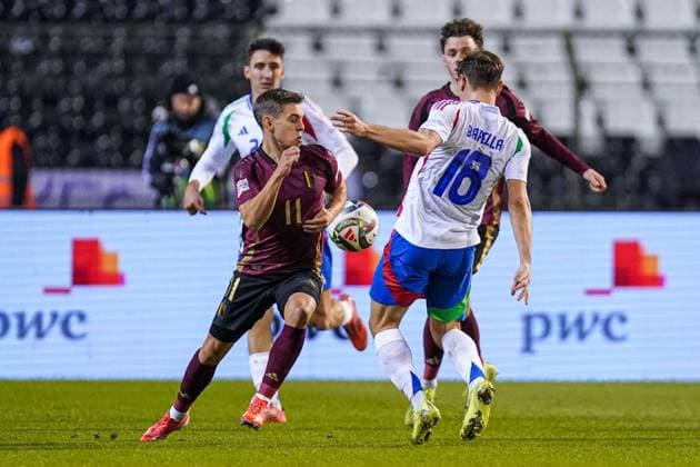 2024-11-14 Belgium v Italy - UEFA Nations League 2024 25 League A Group A2 BRUSSELS, BELGIUM - NOVEMBER 14: Leandro Trossard of Belgium, Sandro Tonali of Italy battle for the ball during the UEFA Nations League 2024 25 League A Group A2 match between Belgium and Italy at King Baudouin Stadium on November 14, 2024 in Brussels, Belgium. (Photo by Joris Verwijst BSR Agency) Brussels Belgium Content not available for redistribution in The Netherlands directly or indirectly through any third parties. Copyright: xBSRxAgencyx