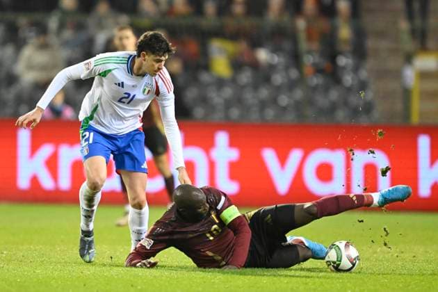 Belgium v Italy - UEFA Nations League 14 11 2024 BRUSSELS, BELGIUM - NOVEMBER 14 : Bastoni Alessandro defender of Italy in action with Lukaku Romelu, forward of Belgium during the UEFA Nations League tournament League A Phase Group A2 match between Belgium and Italy on November 14, 2024 in Brussels, Belgium, 14 11 2024 Brussels Belgium  Copyright: xNicoxVereeckenx