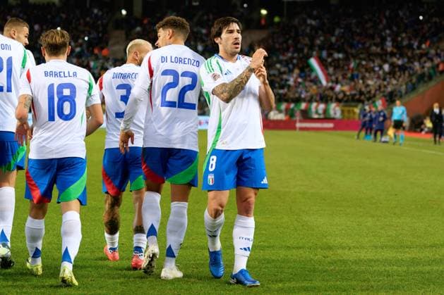 CALCIO - UEFA Nations League - Belgium vs Italy Sandro Tonali of Italy celebrates after scoring a goal during Belgium vs Italy, Football UEFA Nations Leage match in Brussel, Belgium, November 14 2024 Brussel Belgium  Copyright: xIPAxSport ABACAx