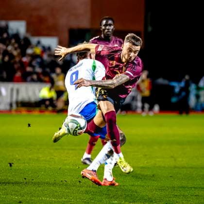 Italy forwarder Mateo Retegui, Belgium defender Zeno Debast, during the match Belgium Italy at the King Baudouin Stadiu for the UEFA Nations League League A Group A2 season 2024 2025 in BRUSSELS, Netherlands on 14 november 2024, photo by Marcel van Dorst EYE4images DeFodi Images not used in POL SRB CRO FRA GBR NED ITA USA Defodi 746 200461 Defodi-746 not used in POL SRB CRO FRA GBR NED ITA USA