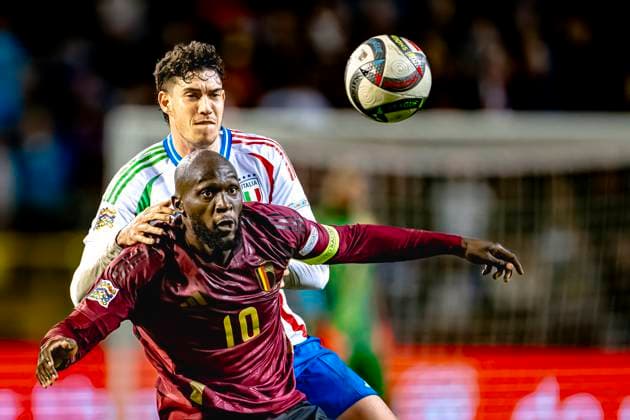 Italy midfielder Sandro Tonali, Belgium forwarder Romelu Lukaku, during the match Belgium Italy at the King Baudouin Stadiu for the UEFA Nations League League A Group A2 season 2024 2025 in BRUSSELS, Netherlands on 14 november 2024, photo by Marcel van Dorst EYE4images DeFodi Images not used in POL SRB CRO FRA GBR NED ITA USA Defodi 746 200473 Defodi-746 not used in POL SRB CRO FRA GBR NED ITA USA
