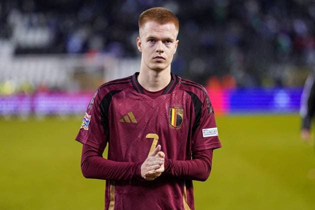 2024-11-14 Belgium v Italy - UEFA Nations League 2024 25 League A Group A2 BRUSSELS, BELGIUM - NOVEMBER 14: Arthur Vermeeren of Belgium thanks the fans during the UEFA Nations League 2024 25 League A Group A2 match between Belgium and Italy at King Baudouin Stadium on November 14, 2024 in Brussels, Belgium. (Photo by Joris Verwijst BSR Agency) Brussels Belgium Content not available for redistribution in The Netherlands directly or indirectly through any third parties. Copyright: xBSRxAgencyx