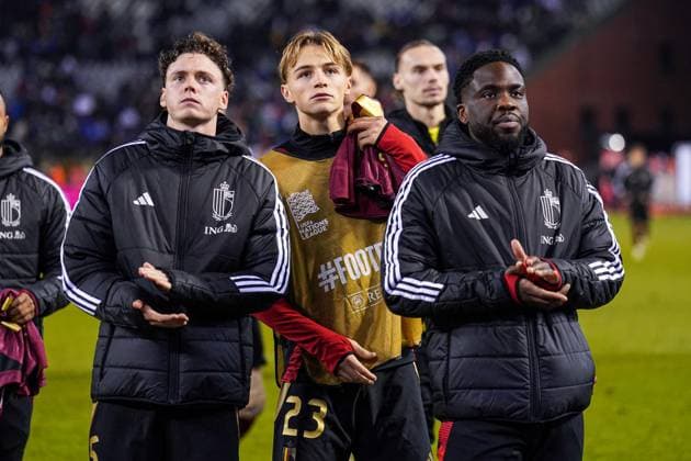 2024-11-14 Belgium v Italy - UEFA Nations League 2024 25 League A Group A2 BRUSSELS, BELGIUM - NOVEMBER 14: Matte Smets of Belgium, players of Belgium thank the fans during the UEFA Nations League 2024 25 League A Group A2 match between Belgium and Italy at King Baudouin Stadium on November 14, 2024 in Brussels, Belgium. (Photo by Joris Verwijst BSR Agency) Brussels Belgium Content not available for redistribution in The Netherlands directly or indirectly through any third parties. Copyright: xBSRxAgencyx
