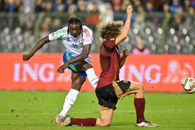 241114 UEFA NATIONS LEAGUE A2 - D5 BELGIUM VS ITALY Moise Kean (11) of Italy and Wout Faes (4) of Belgium pictured in action during a soccer game between the national teams of Belgium, called the Red Devils and Italy, called Azzurri in the fifth game in group A2 in the UEFA Nations League , on Thursday 14 November 2024 in Brussels , Belgium . photo isosport David Catry BRUSSELS BELGIUM  Copyright: xx 485777