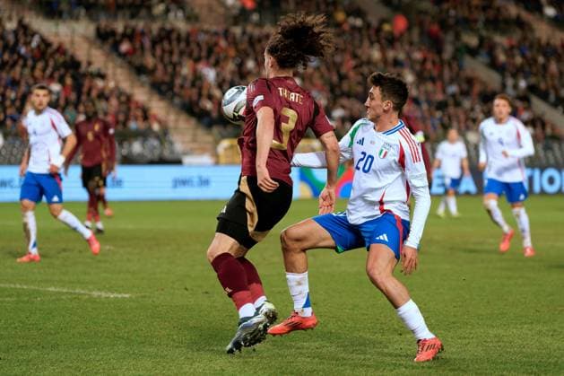 Arthur Theate of Belgium in action against Andrea Cambiaso of Italy during Belgium vs Italy, Football UEFA Nations Leage match in Brussel, Belgium, November 14 2024  Copyright: xEmmanuelexMastrodonato IPAxSportx xx IPA_51564967 IPA_Agency_IPA51564967