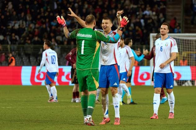 Gianluigi Donnarumma of Italy and Alessandro Buongiorno of Italy celebrates the victory during Belgium vs Italy, Football UEFA Nations Leage match in Brussel, Belgium, November 14 2024  Copyright: xEmmanuelexMastrodonato IPAxSportx xx IPA_51565008 IPA_Agency_IPA51565008