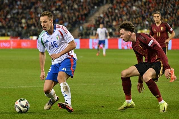 241114 UEFA NATIONS LEAGUE A2 - D5 BELGIUM VS ITALY Davide Frattesi (16) of Italy and Maxim De Cuyper (5) of Belgium pictured in action during a soccer game between the national teams of Belgium, called the Red Devils and Italy, called Azzurri in the fifth game in group A2 in the UEFA Nations League , on Thursday 14 November 2024 in Brussels , Belgium . photo isosport David Catry BRUSSELS BELGIUM  Copyright: xx 485834