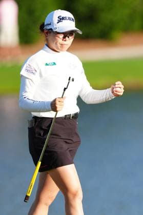BELLEAIR, FL - NOVEMBER 14: LPGA, Golf Damen player Minami Katsu putts on the 18th hole on November 14, 2024, during the first round of the LPGA The ANNIKA driven by Gainbridge at Pelican Golf Club in Belleair, Florida. (Photo by Brian Spurlock Icon Sportswire) GOLF: NOV 14 LPGA The ANNIKA driven by Gainbridge at Pelican EDITORIAL USE ONLY Icon241114105