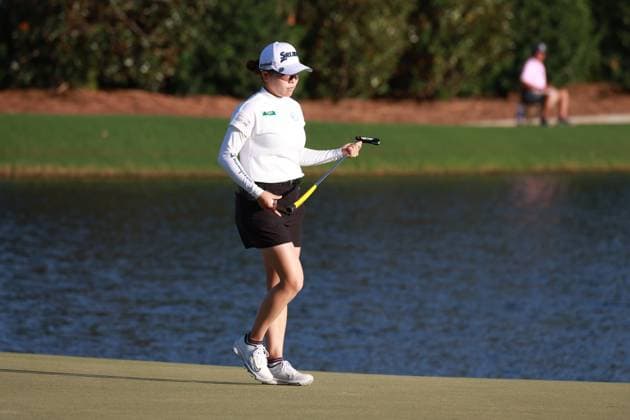 BELLEAIR, FL - NOVEMBER 14: LPGA, Golf Damen player Minami Katsu putts on the 18th hole on November 14, 2024, during the first round of the LPGA The ANNIKA driven by Gainbridge at Pelican Golf Club in Belleair, Florida. (Photo by Brian Spurlock Icon Sportswire) GOLF: NOV 14 LPGA The ANNIKA driven by Gainbridge at Pelican EDITORIAL USE ONLY Icon241114106