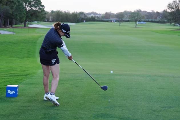 BELLEAIR, FL - NOVEMBER 14: PGA, Golf Herren player Hinako Shibuno plays her tee shot on the 2nd hole on November 14, 2024, during the first round of the LPGA, Golf Damen The ANNIKA driven by Gainbridge at Pelican Golf Club in Belleair, Florida. (Photo by Brian Spurlock Icon Sportswire) GOLF: NOV 14 LPGA The ANNIKA driven by Gainbridge at Pelican EDITORIAL USE ONLY Icon241114126