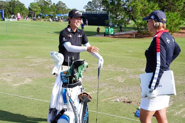BELLEAIR, FL - NOVEMBER 14: PGA, Golf Herren player Yuka Saso talks with Annika Sorenstam on the practice range on November 14, 2024, during the first round of the LPGA, Golf Damen The ANNIKA driven by Gainbridge at Pelican Golf Club in Belleair, Florida. (Photo by Brian Spurlock Icon Sportswire) GOLF: NOV 14 LPGA The ANNIKA driven by Gainbridge at Pelican EDITORIAL USE ONLY Icon241114127