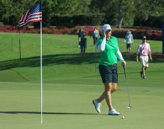 November 14, 2024, Belleair, Florida, USA: Brittany Lincicome is welcomed by the gallery at the 12th green during Day 1 of The Annika LPGA, Golf Damen tournament on Thursday, Nov 14, 2024, at the Pelican Golf Club in Belleair. Belleair USA - ZUMAs70_ 20241114_zan_s70_037 Copyright: xDouglasxR.xCliffordx