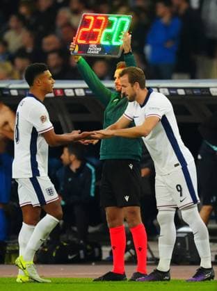 Harry Kane of England replaces Ollie Watkins Greece v England, UEFA Nations League, League B, Group 2, Football, Olympic Stadium, Athens, Greece - 14 Nov 2024 EDITORIAL USE ONLY No use with unauthorised audio, video, data, fixture lists, club league logos or live services. Online in-match use limited to 120 images, no video emulation. No use in betting, games or single club league player publications. Copyright: xJavierxGarcia Shutterstockx 14902321cg