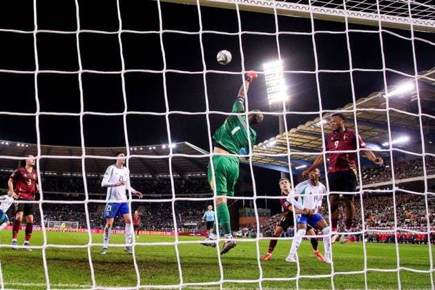 Belgium v Italy - UEFA Nations League 14 11 2024 BRUSSELS, BELGIUM - NOVEMBER 14 : Donnarumma Gianluigi goalkeeper of Italy and Openda Lois forward of Belgium during the UEFA Nations League tournament League A Phase Group A2 match between Belgium and Italy on November 14, 2024 in Brussels, Belgium, 14 11 2024 Brussels Belgium  Copyright: xTomasxSiskx