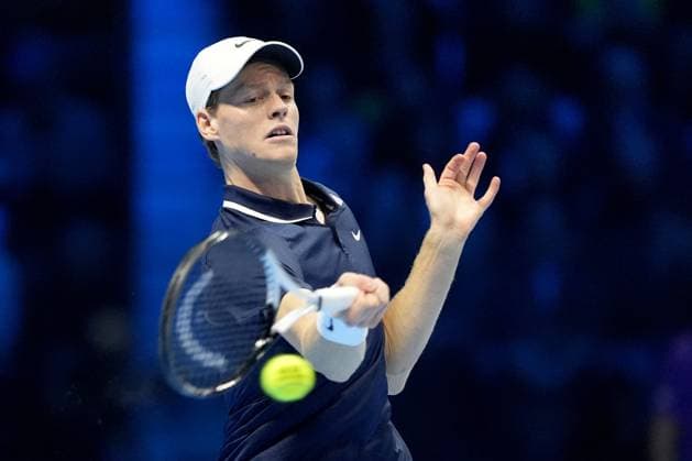 (241115) -- TURIN, Nov. 15, 2024 -- Jannik Sinner of Italy hits a return during the round robin match against Daniil Medvedev of Russia at the Nitto ATP, Tennis Herren Finals in Turin, Italy, on Nov. 14, 2024. (SP)ITALY-TURIN-TENNIS-NITTO ATP FINALS-SINNER VS MEDVEDEV (Xinhua) 