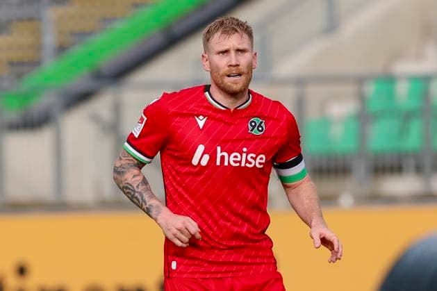 Germany, Hannover, 14 11 2024, Nachwuchsleistungszentrum NLZ, Hannover 96 vs 1 FC Magdeburg Friendly match, Andreas Voglsammer Hannover 96 looks dejected Hannover Nachwuchsleistungszentrum NLZ Germany eu-images-700