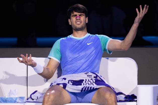 & xa0;Spain s Carlos Alcaraz react after 1 game during the singles tennis match of the ATP, Tennis Herren World Tour Finals against Germany s Alexander Zverev at the Inalpi Arena in Turin, Italy - - Friday, November 15, 2024.  Copyright: xMarcoxAlpozzi LaPressex