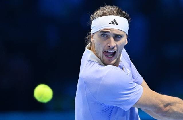 November 15, 2024, Turin: Alexander Zverev of Germany plays the match against Carlos Alcaraz of Spain during the match of Nitto ATP, Tennis Herren Finals in Turin, Italy, 15 November 2024 . ANSA ALESSANDRO DI MARCO ATP Finals in Turin  - ZUMAa110 20241115_zaf_a110_038 Copyright: xAlessandroxDixMarcox