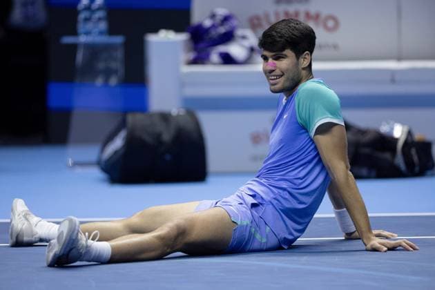 Carlos Alcaraz of Spain frustrated, sits on the court Nitto ATP, Tennis Herren Finals, Day 6, Tennis, Inalpi Arena, Turin, Italy 15 Nov 2024  Copyright: xEllaxLing Shutterstockx 14893645c