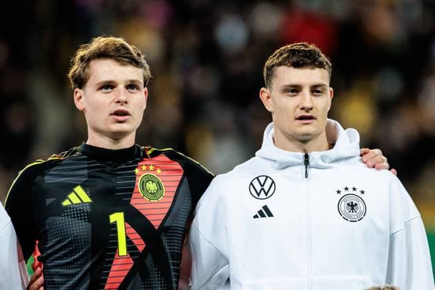 U21 international match Germany Denmark 15 11 2024 Jonas Urbig Germany, 1 and Eric Martel Germany, 6 during the anthem U21 international match Germany Denmark Aachen, Tivoli on 15 11 2024 Copyright: xBEAUTIFULxSPORTS Wunderlx