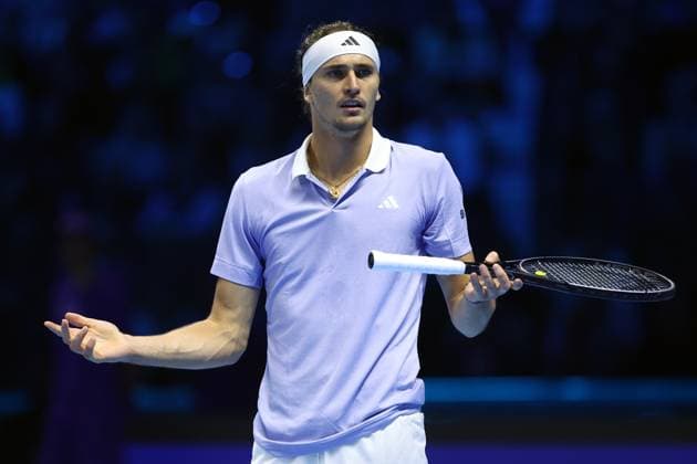 Alexander Zverev vs Carlos Alcaraz Alexander Zverev of Germany gestures during the Round Robin singles match between Alexander Zverev of Germany and Carlos Alcaraz of Spain on Day six of the Nitto ATP, Tennis Herren World Tour Finals. Turin Inalpi Arena Italy Copyright: xMarcoxCanonierox