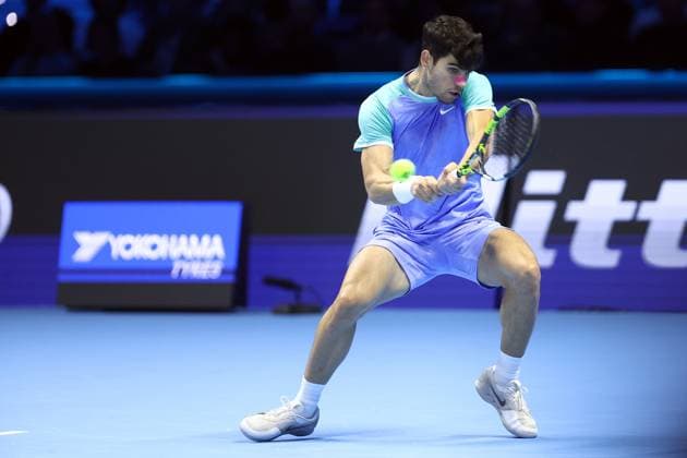 Alexander Zverev vs Carlos Alcaraz Carlos Alcaraz of Spain in action during the Round Robin singles match between Alexander Zverev of Germany and Carlos Alcaraz of Spain on Day six of the Nitto ATP, Tennis Herren World Tour Finals. Turin Inalpi Arena Italy Copyright: xMarcoxCanonierox