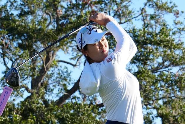 BELLEAIR, FL - NOVEMBER 15: LPGA, Golf Damen golfer Rose Zhang plays her tee shot on the 4th hole on November 15, 2024, during the second round of the LPGA The ANNIKA driven by Gainbridge at Pelican Golf Club in Belleair, Florida. (Photo by Brian Spurlock Icon Sportswire) GOLF: NOV 15 LPGA The ANNIKA driven by Gainbridge at Pelican EDITORIAL USE ONLY Icon2411151