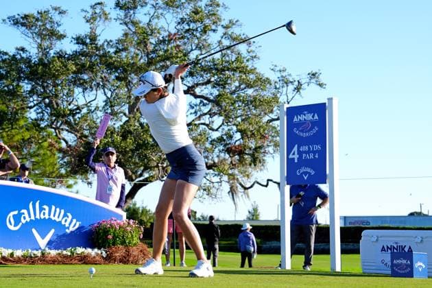 BELLEAIR, FL - NOVEMBER 15: LPGA, Golf Damen golfer Rose Zhang plays her tee shot on the 4th hole on November 15, 2024, during the second round of the LPGA The ANNIKA driven by Gainbridge at Pelican Golf Club in Belleair, Florida. (Photo by Brian Spurlock Icon Sportswire) GOLF: NOV 15 LPGA The ANNIKA driven by Gainbridge at Pelican EDITORIAL USE ONLY Icon2411152