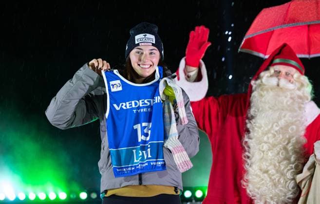 Sport Themen der Woche KW46 Sport Bilder des Tages ALPINE SKIING - FIS WC Levi LEVI,FINLAND,15.NOV.24 - ALPINE SKIING - FIS World Cup, slalom, ladies, men, preview. Image shows Ali Nullmeyer (CAN) and Santa Claus.  GEPAxpictures xHaraldxSteiner