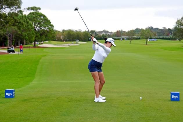 BELLEAIR, FL - NOVEMBER 15: LPGA, Golf Damen golfer Rose Zhang plays her tee shot on the 2nd hole on November 15, 2024, during the second round of the LPGA The ANNIKA driven by Gainbridge at Pelican Golf Club in Belleair, Florida. (Photo by Brian Spurlock Icon Sportswire) GOLF: NOV 15 LPGA The ANNIKA driven by Gainbridge at Pelican EDITORIAL USE ONLY Icon2411157