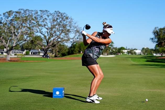 BELLEAIR, FL - NOVEMBER 15: LPGA, Golf Damen golfer Lexi Thompson plays her tee shot on the 6th hole on November 15, 2024, during the second round of the LPGA The ANNIKA driven by Gainbridge at Pelican Golf Club in Belleair, Florida. (Photo by Brian Spurlock Icon Sportswire) GOLF: NOV 15 LPGA The ANNIKA driven by Gainbridge at Pelican EDITORIAL USE ONLY Icon24111528