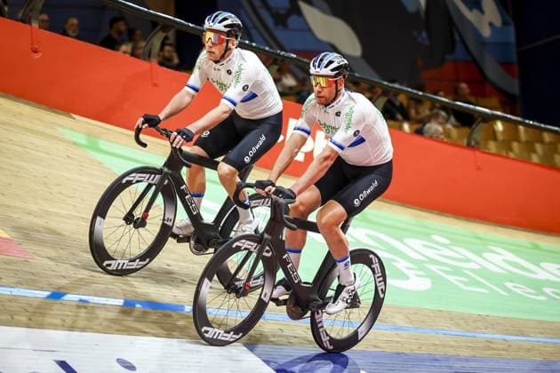 German Roger Kluge and German Theo Reinhardt pictured in action during day four of the Zesdaagse Vlaanderen-Gent six-day indoor Track cycling, Rad, Radsport, Bahnrad, Bahn event at the indoor cycling arena t Kuipke, Friday 15 November 2024, in Gent. DAVIDxPINTENS  x105494192x