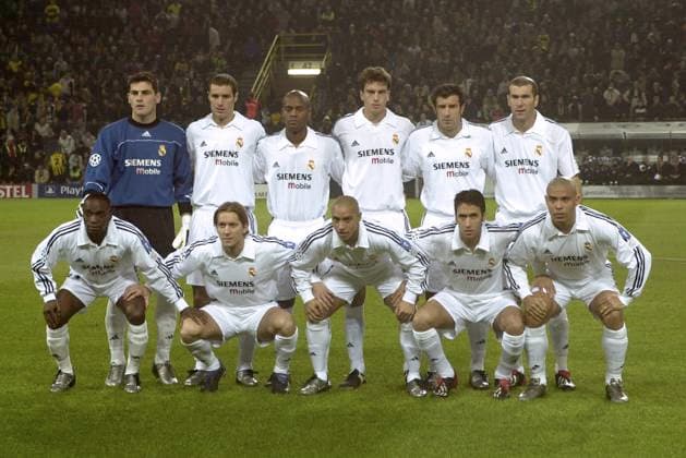 04SN_Real_2502SP.jpg Team Real Madrid hinten v.li. Iker CASILLAS, Ivan HELGUERA, Flavio CONCEICAO, Francisco PAVON, Luis FIGO, Zinedine ZIDANE vorne v.li. Claude MAKELELE, Michel SALGADO, Roberto CARLOS, RAUL und RONALDO , Manschaftsfoto, QF Borussia Dortmund - Real Madrid 1:1, Fussball Champions League am 25.02.2003 *** 04SN Real 2502SP jpg Team Real Madrid back from left Iker CASILLAS, Ivan HELGUERA, Flavio CONCEICAO, Francisco PAVON, Luis FIGO, Zinedine ZIDANE front from left Claude MAKELELE, Michel SALGADO, Roberto CARLOS, RAUL and RONALDO , Team photo, QF Borussia Dortmund Real Madrid 1 1, Soccer Champions League on 25 02 2003