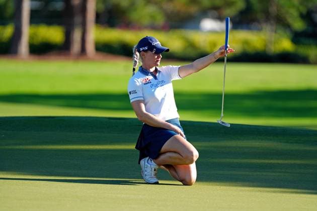 BELLEAIR, FL - NOVEMBER 15: LPGA, Golf Damen golfer Charley Hull lines up her putt on the 11th hole on November 15, 2024, during the second round of the LPGA The ANNIKA driven by Gainbridge at Pelican Golf Club in Belleair, Florida. (Photo by Brian Spurlock Icon Sportswire) GOLF: NOV 15 LPGA The ANNIKA driven by Gainbridge at Pelican EDITORIAL USE ONLY Icon24111585