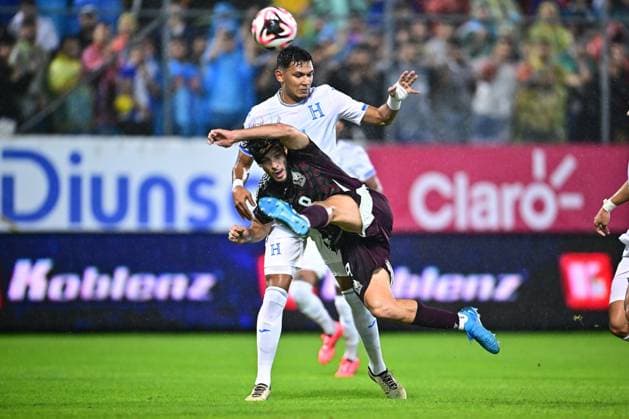 RECORD DATE NOT STATED IV CONCACAF NATIONS LEAGUE 2024-2025 Honduras vs Mexico Raul Jimenez of Mexico during the Quarterfinals first leg match between Honduras and Mexican national team, Nationalteam (Mexico) as part of the Concacaf Nations League 2024-2025 at Francisco Morazan Stadium on November 15, 2024 in San Pedro Sula, Honduras. SAN PEDRO SULA HONDURAS HONDURAS  Copyright: xAdrianxMaciasx 20241115204424_CNL_CFI_HON_MEX_JIMENEZ110