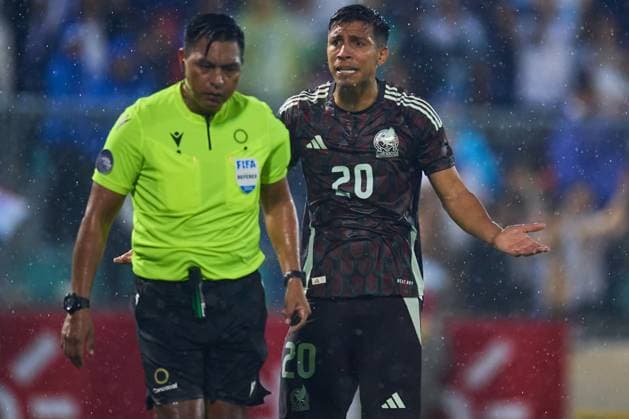 RECORD DATE NOT STATED IV CONCACAF NATIONS LEAGUE 2024-2025 Honduras 2-0 Mexico Referee Walter Lopez and Angel Speulveda of Mexico during the Quarterfinals first leg match between Honduras and Mexican national team, Nationalteam (Mexico) as part of the Concacaf Nations League 2024-2025 at Francisco Morazan Stadium on November 15, 2024 in San Pedro Sula, Honduras. SAN PEDRO SULA HONDURAS HONDURAS  Copyright: xJosexLuisxMelgarejox 20241115230408_CNL_CFI_HON_MEX_SEPULVEDA225