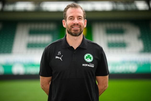 16 11 2024 SpVgg Greuther Fürth Kleeblatt Spielvereinigung 2 Soccer Bundesliga Season 2023 2024 Photo appointment Portrait appointment Presentation Press appointment Single photo Single photo Portrait Portrait Headshot Jan Siewert Coach SpVgg Greuther Fürth