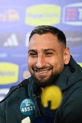 Gianluigi Donnarumma of Italy speaks to the media during an Italy press conference, PK, Pressekonferenz at BPER Training Centre at Appiano Gentile on November 16, 2024 in Como, Italy  Copyright: xTizianoxBallabio IPAxSportx xipax xx IPA_51611157 IPA_Agency_IPA51611157