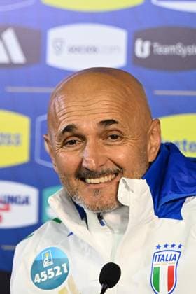 Head coach Luciano Spalletti of Italy speaks to the media during an Italy press conference, PK, Pressekonferenz at BPER Training Centre at Appiano Gentile on November 16, 2024 in Como, Italy  Copyright: xTizianoxBallabio IPAxSportx xipax xx IPA_51611217 IPA_Agency_IPA51611217