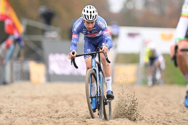 2024 Superprestige Cyclocross Merksplas MERKSPLAS, BELGIUM - NOVEMBER 16 : Michels Jente (BEL) of Alpecin-Deceuninck in action during the 4th leg of the men elite 2024 - 2025 Telenet Superprestige cyclocross race : the Aardbeiencross of Merksplas on November 16, 2024 in Merksplas, Belgium, 16 11 2024 Merksplas Belgium  Copyright: xNicoxVereeckenx