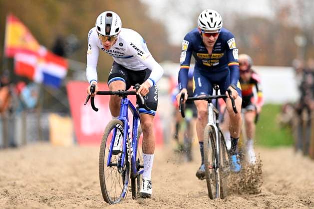 2024 Superprestige Cyclocross Merksplas MERKSPLAS, BELGIUM - NOVEMBER 16 : Nys Thibau (BEL) of Baloise Trek Lions and Aerts Toon (BEL) of Deschacht - Hens - Maes in action during the 4th leg of the men elite 2024 - 2025 Telenet Superprestige cyclocross race : the Aardbeiencross of Merksplas on November 16, 2024 in Merksplas, Belgium, 16 11 2024 Merksplas Belgium  Copyright: xNicoxVereeckenx